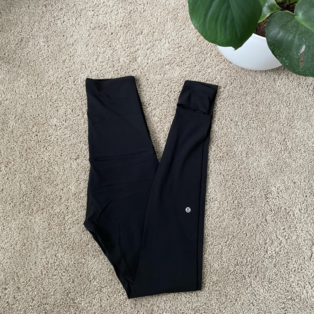Lululemon Ultra High Waisted Legging (Size 6)